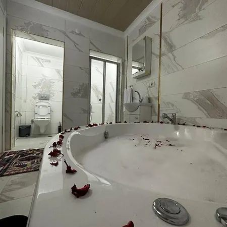 Ayasofya Apart&otel شقة فندقية *